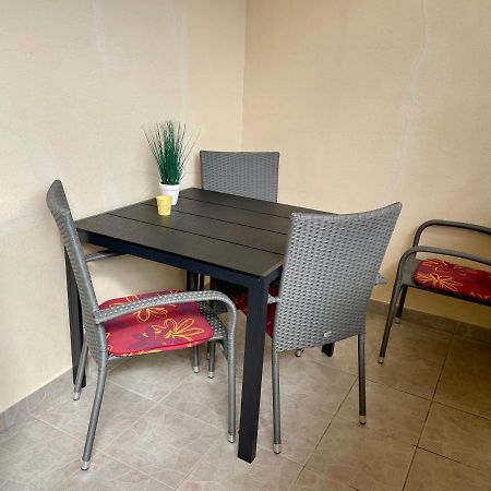 Apartments Antonija Punta Skala Next To Falkensteiner Resort Petrcane Εξωτερικό φωτογραφία