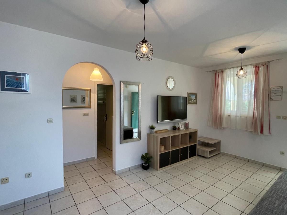 Apartments Antonija Punta Skala Next To Falkensteiner Resort Petrcane Εξωτερικό φωτογραφία