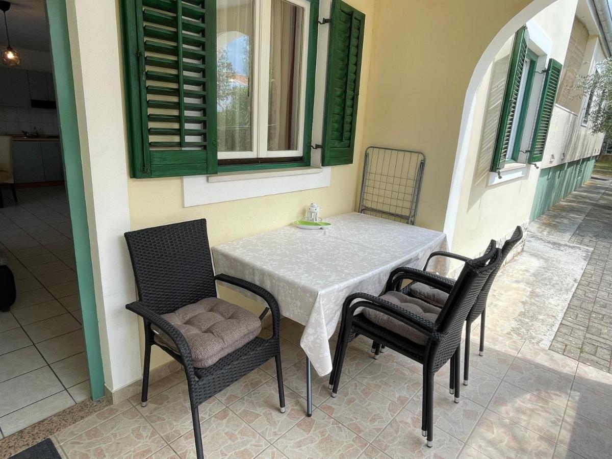 Apartments Antonija Punta Skala Next To Falkensteiner Resort Petrcane Εξωτερικό φωτογραφία
