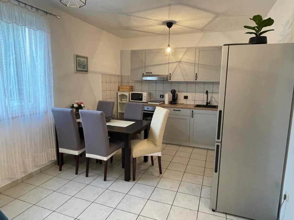 Apartments Antonija Punta Skala Next To Falkensteiner Resort Petrcane Εξωτερικό φωτογραφία