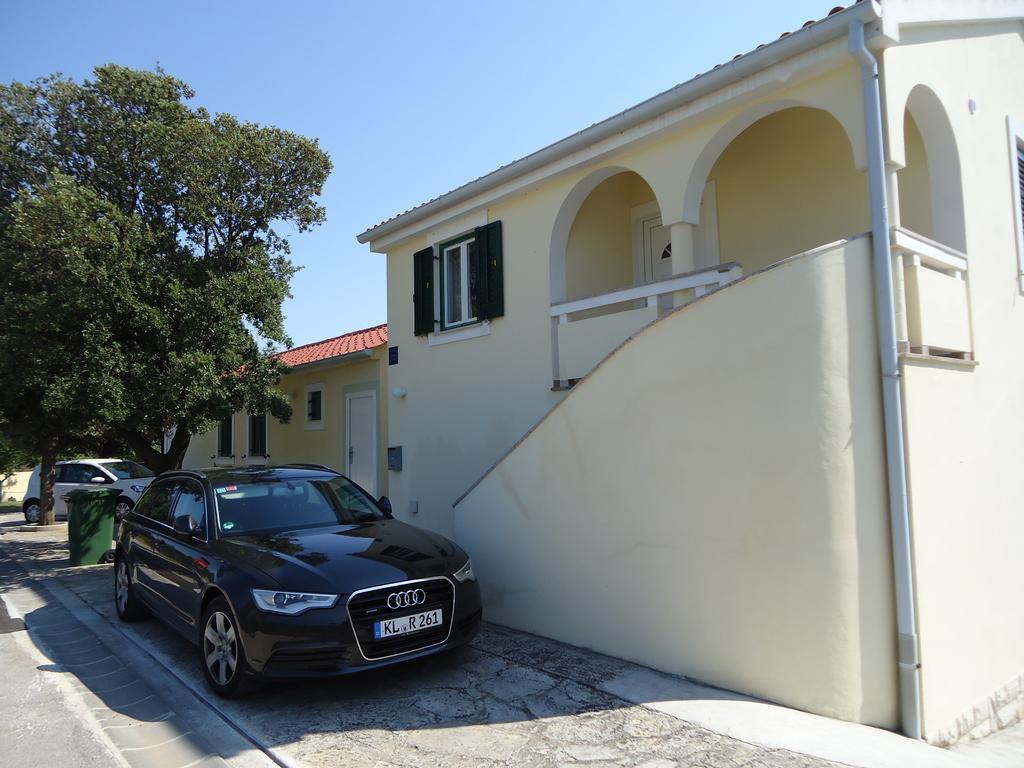 Apartments Antonija Punta Skala Next To Falkensteiner Resort Petrcane Δωμάτιο φωτογραφία