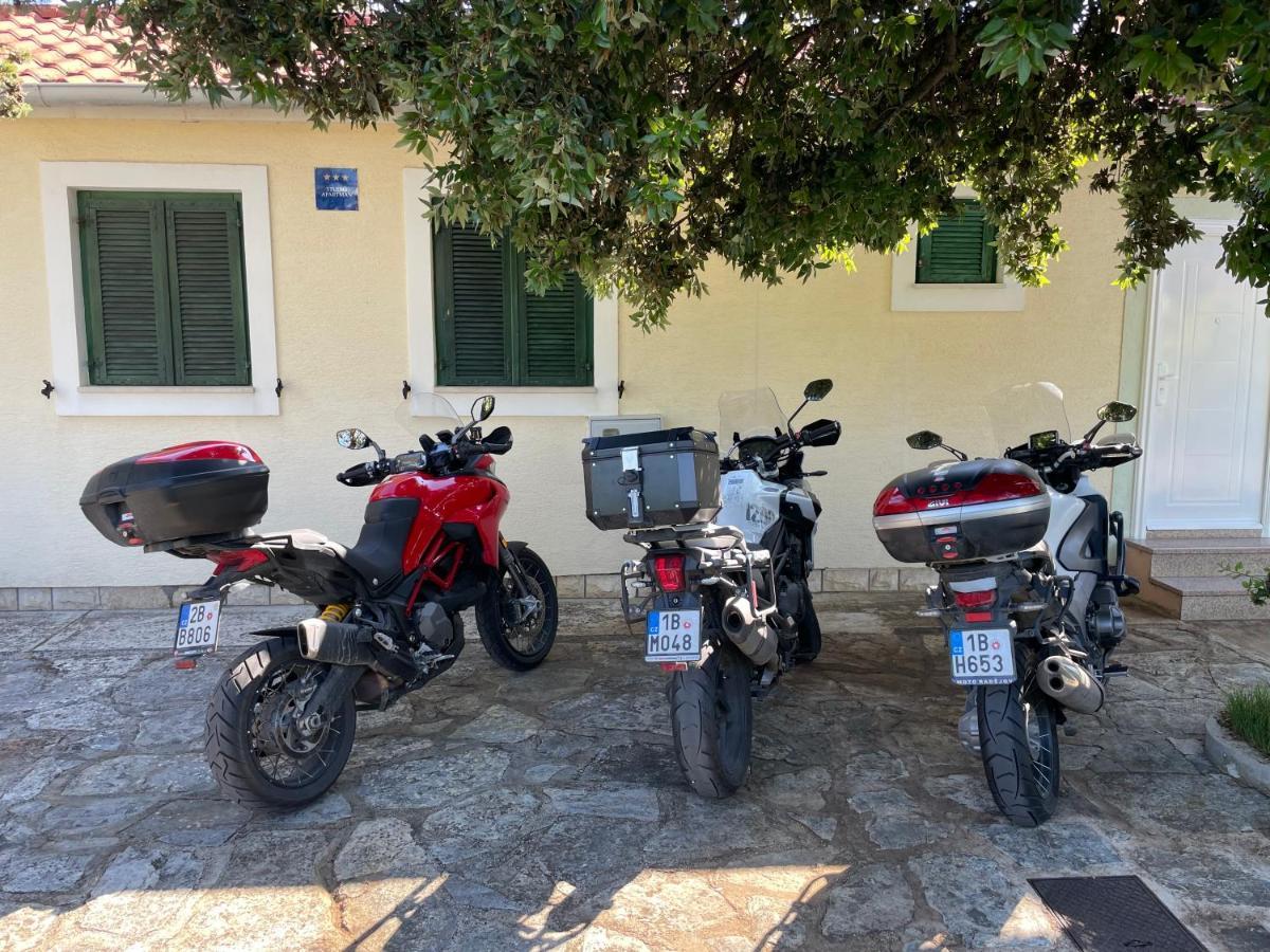 Apartments Antonija Punta Skala Next To Falkensteiner Resort Petrcane Εξωτερικό φωτογραφία