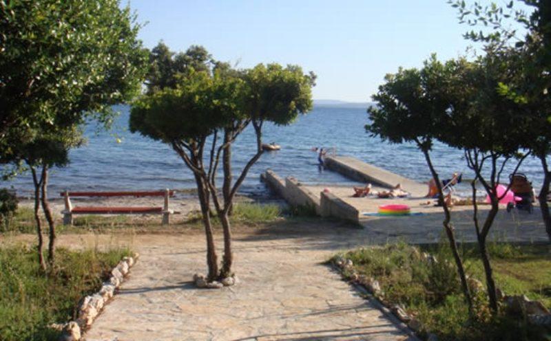 Apartments Antonija Punta Skala Next To Falkensteiner Resort Petrcane Εξωτερικό φωτογραφία