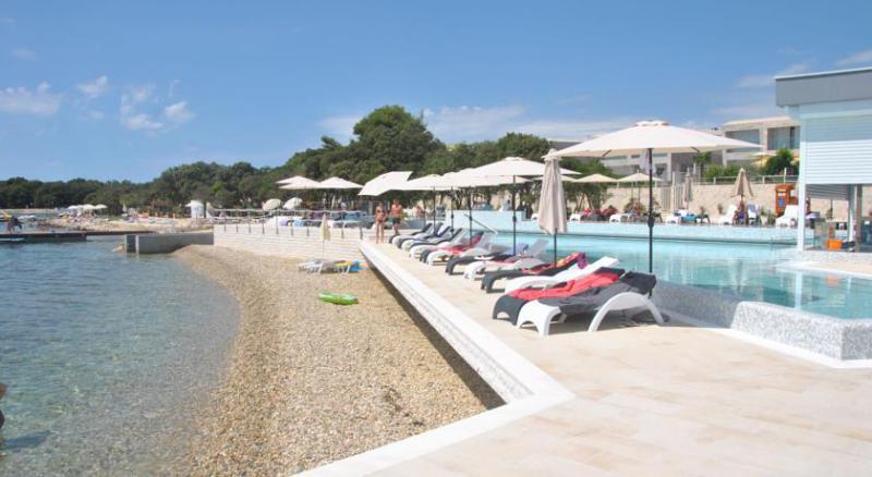 Apartments Antonija Punta Skala Next To Falkensteiner Resort Petrcane Εξωτερικό φωτογραφία