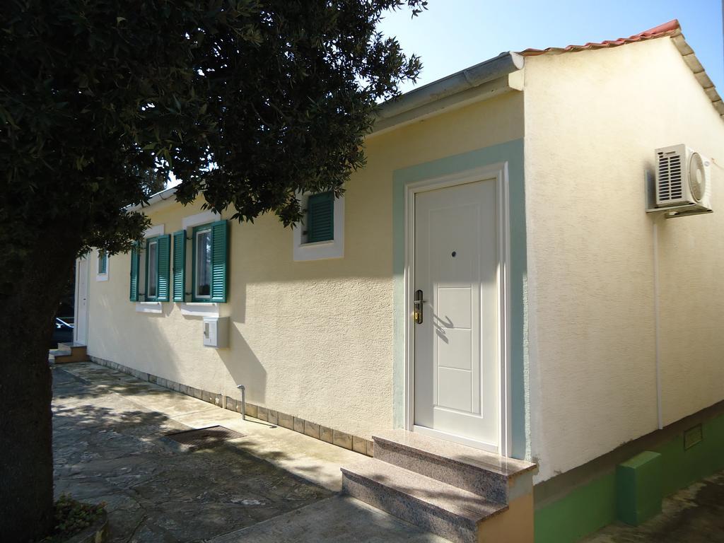 Apartments Antonija Punta Skala Next To Falkensteiner Resort Petrcane Εξωτερικό φωτογραφία