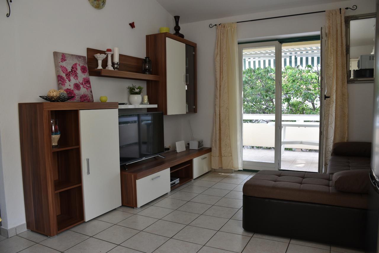 Apartments Antonija Punta Skala Next To Falkensteiner Resort Petrcane Εξωτερικό φωτογραφία
