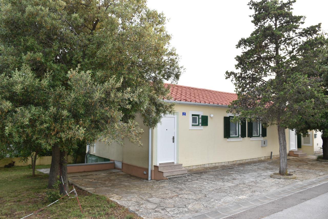 Apartments Antonija Punta Skala Next To Falkensteiner Resort Petrcane Εξωτερικό φωτογραφία