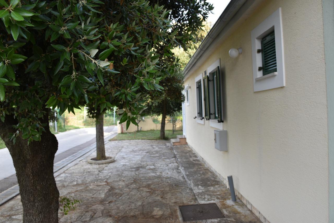Apartments Antonija Punta Skala Next To Falkensteiner Resort Petrcane Εξωτερικό φωτογραφία