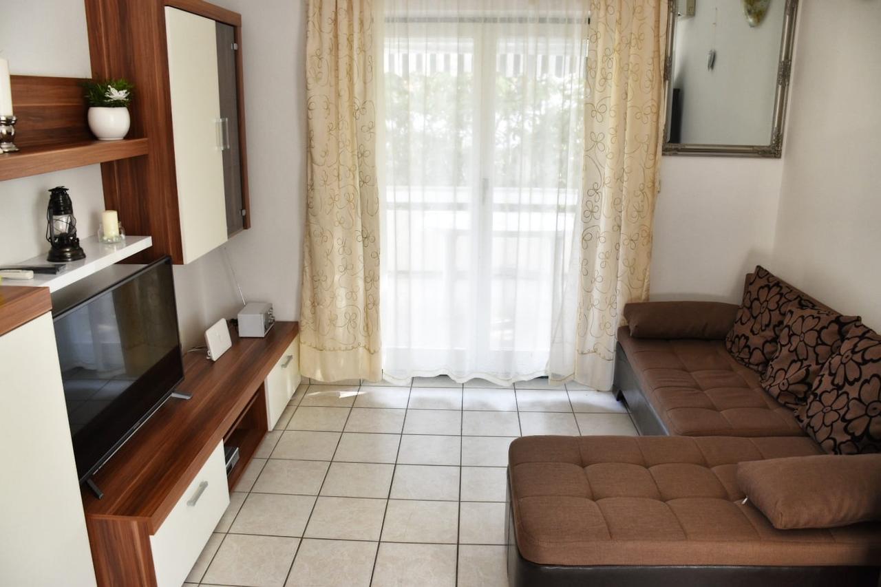Apartments Antonija Punta Skala Next To Falkensteiner Resort Petrcane Εξωτερικό φωτογραφία