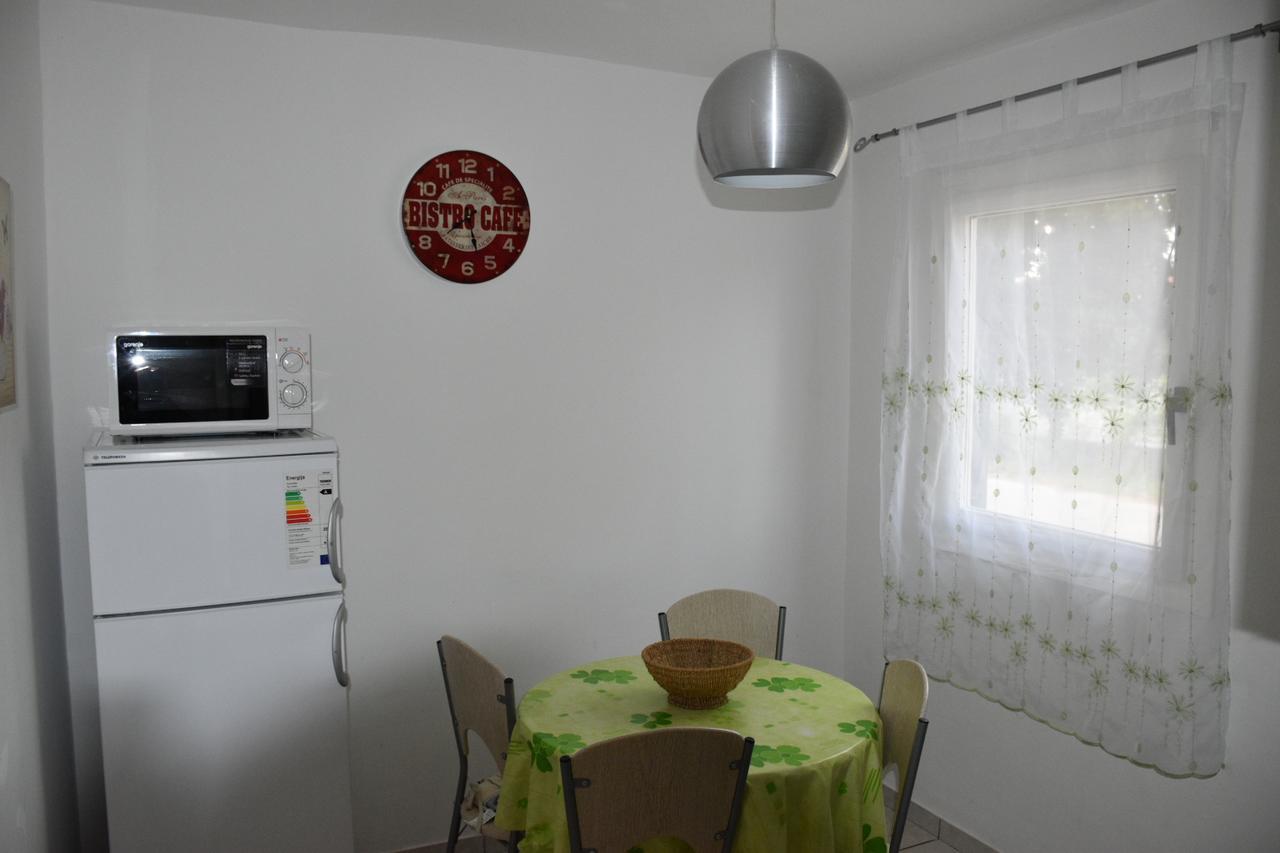 Apartments Antonija Punta Skala Next To Falkensteiner Resort Petrcane Εξωτερικό φωτογραφία