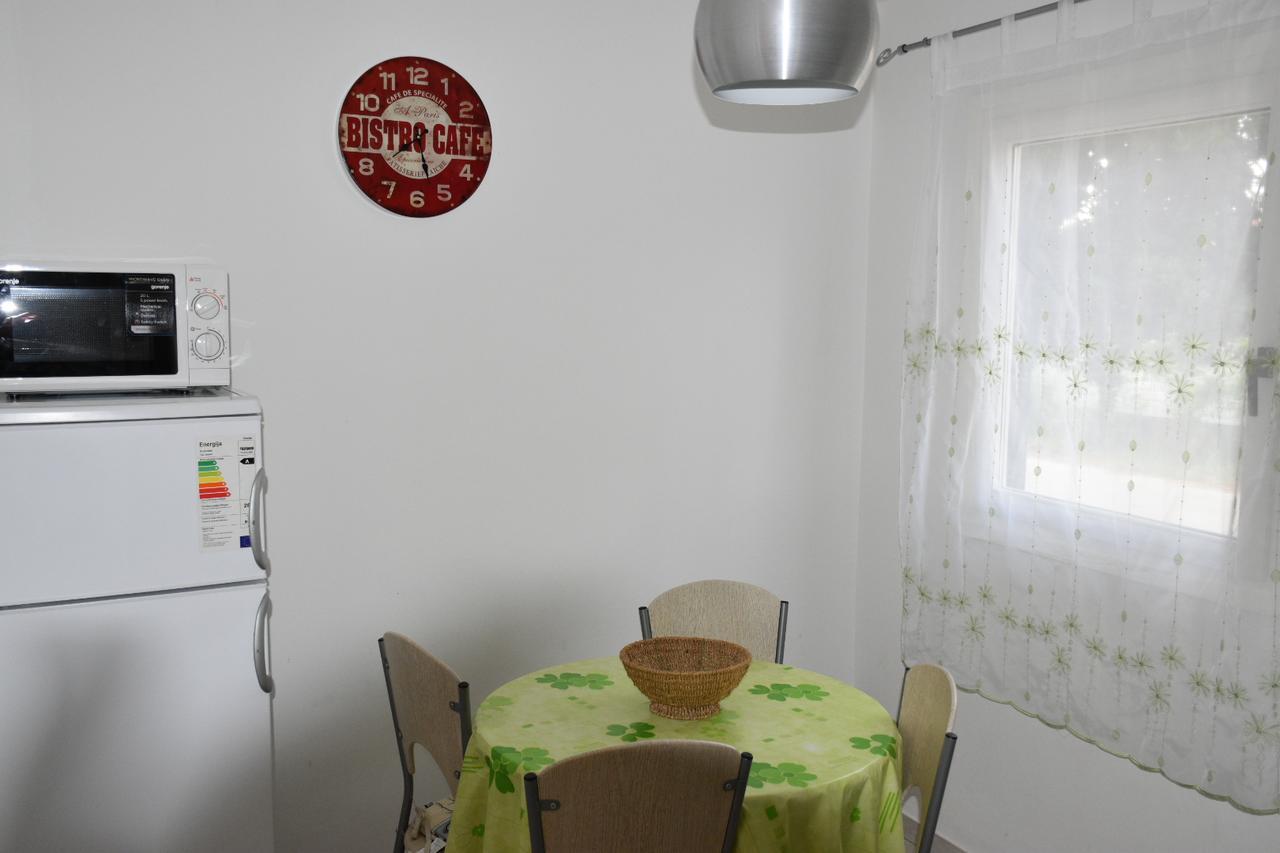 Apartments Antonija Punta Skala Next To Falkensteiner Resort Petrcane Εξωτερικό φωτογραφία
